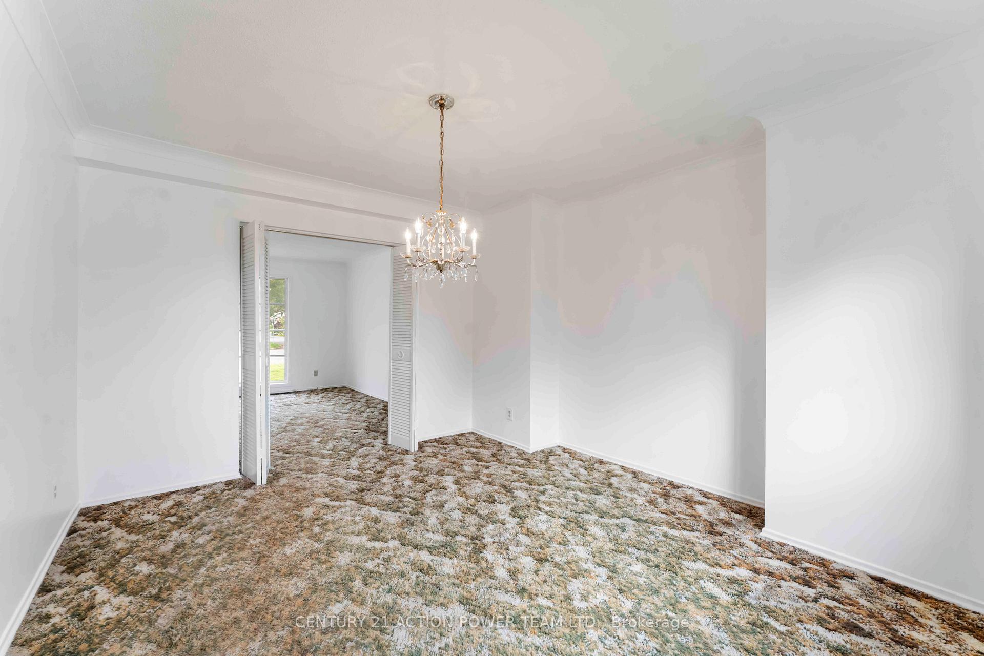 Photo 8 of 229 McClellan Road, Ottawa, Arlington Woods — HOMEH