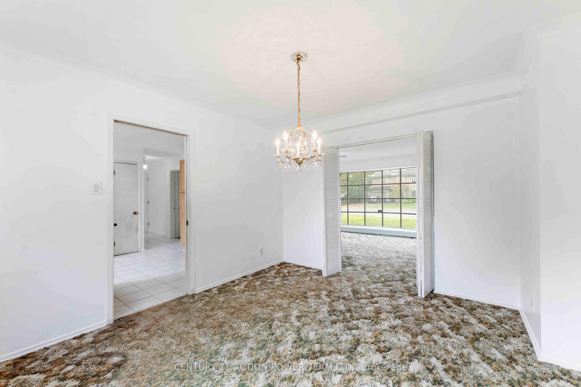 Photo 10 of 229 McClellan Road, Ottawa, Arlington Woods — HOMEH