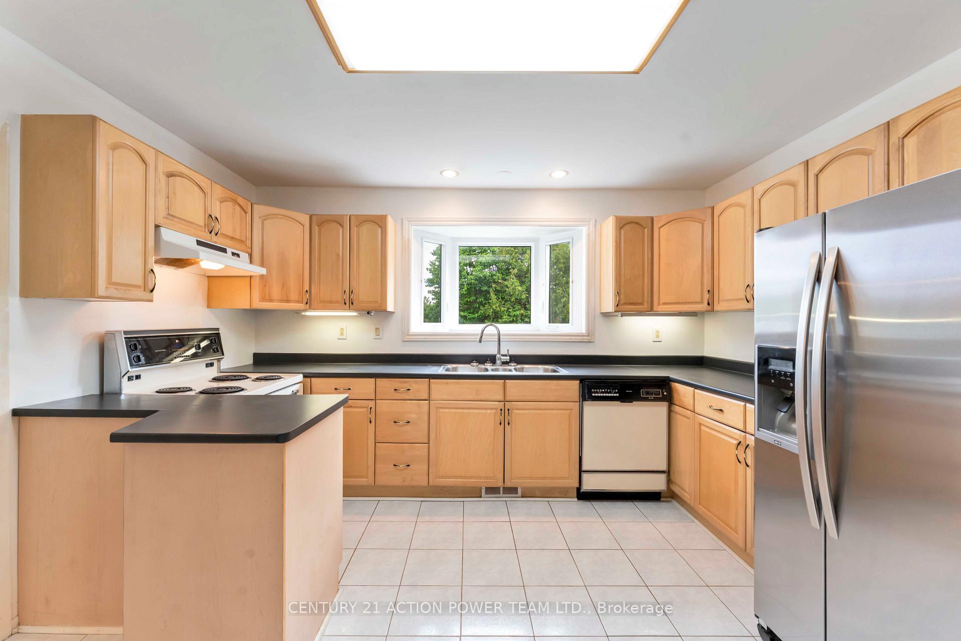 Photo 13 of 229 McClellan Road, Ottawa, Arlington Woods — HOMEH