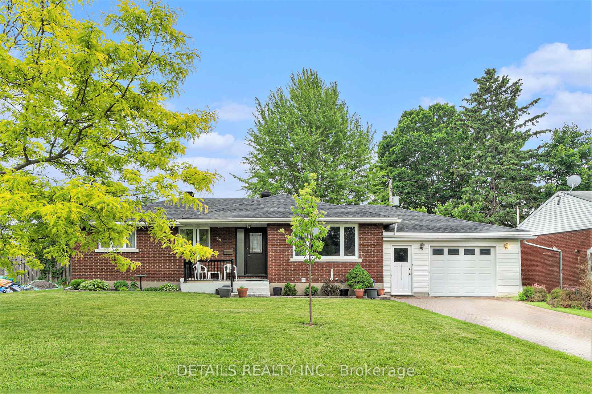 Photo 1 of 39 Roundhay Drive, Ottawa, Manordale — HOMEH