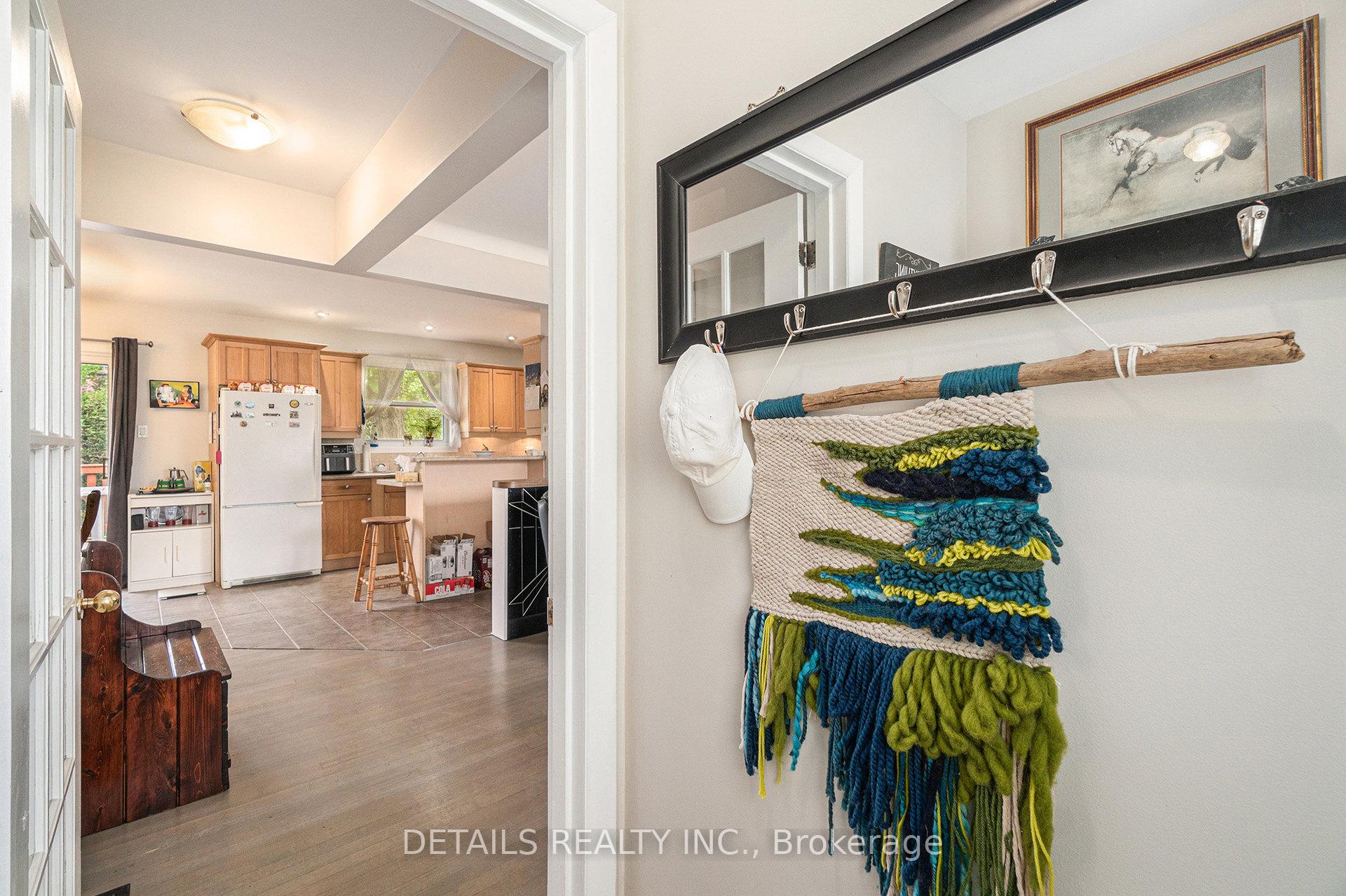 Photo 2 of 39 Roundhay Drive, Ottawa, Manordale — HOMEH