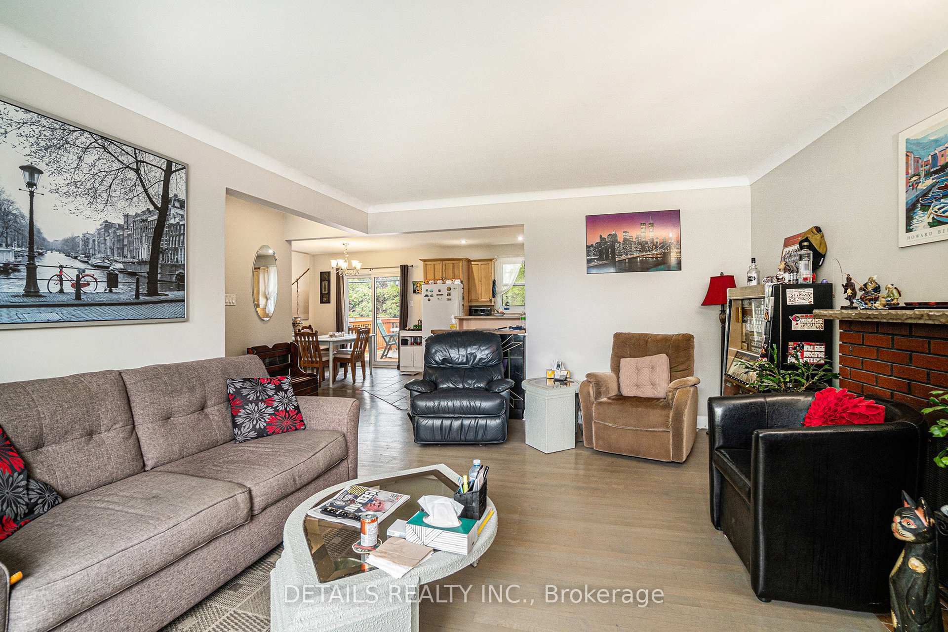 Photo 3 of 39 Roundhay Drive, Ottawa, Manordale — HOMEH