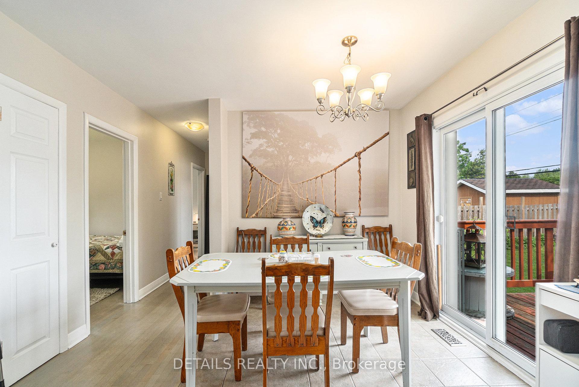 Photo 6 of 39 Roundhay Drive, Ottawa, Manordale — HOMEH