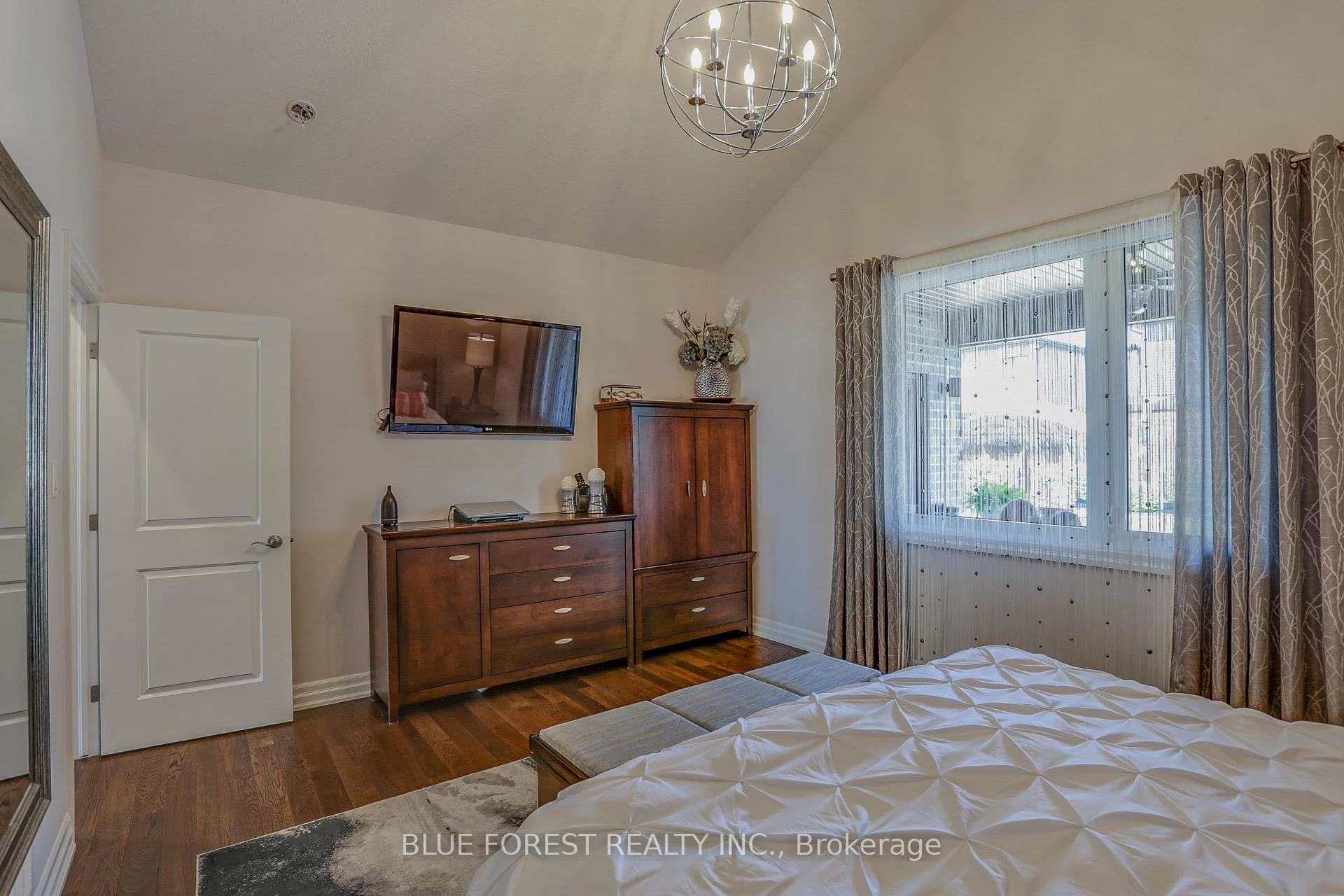 Photo 25 of 17 Royal Crescent, Southwold, Rural Southwold — HOMEH