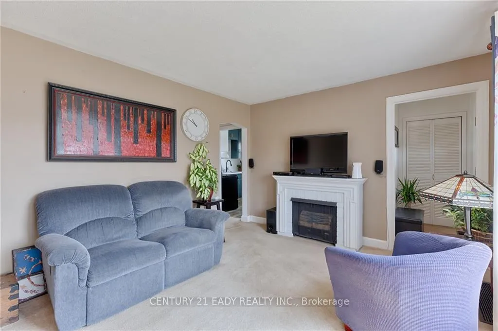 Photo 15 of 74 Barnet Boulevard, Renfrew — HOMEH