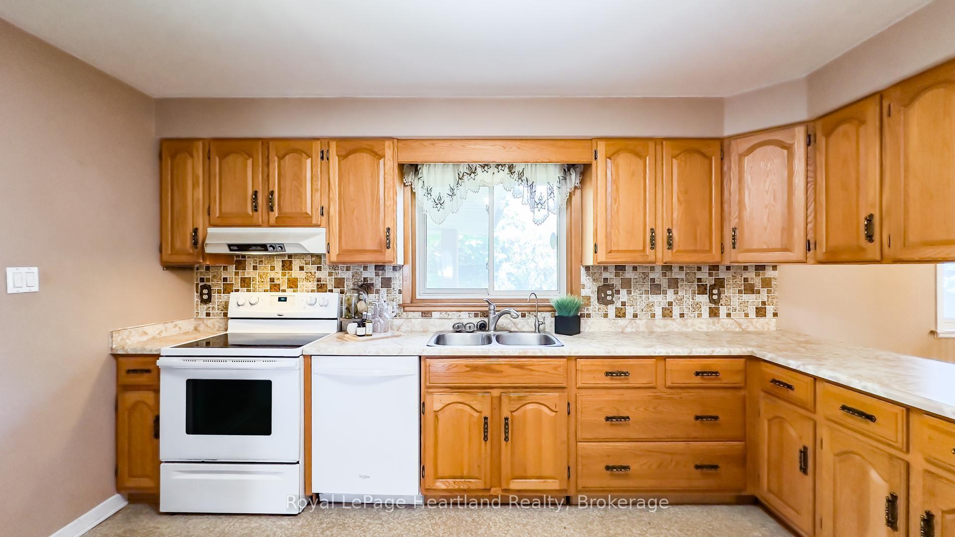 Photo 9 of 42534 Kirkton Road, South Huron, Usborne — HOMEH