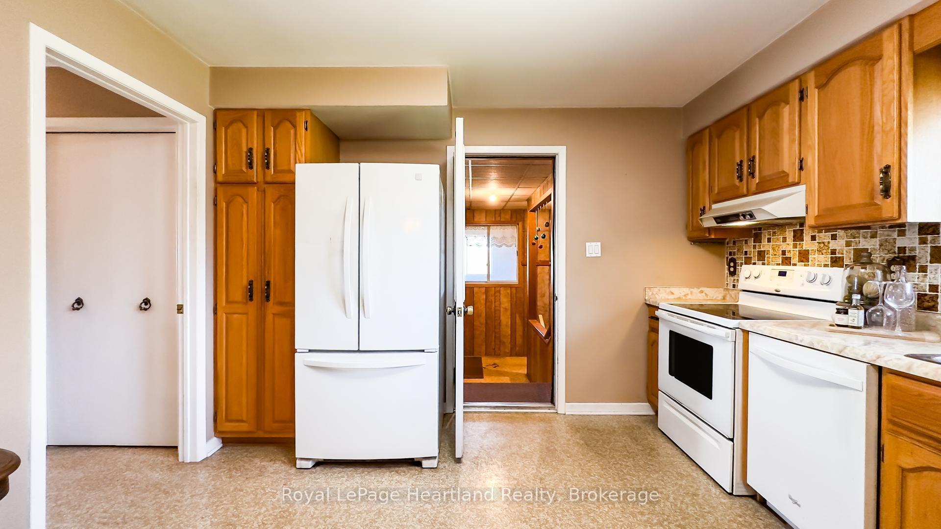 Photo 10 of 42534 Kirkton Road, South Huron, Usborne — HOMEH