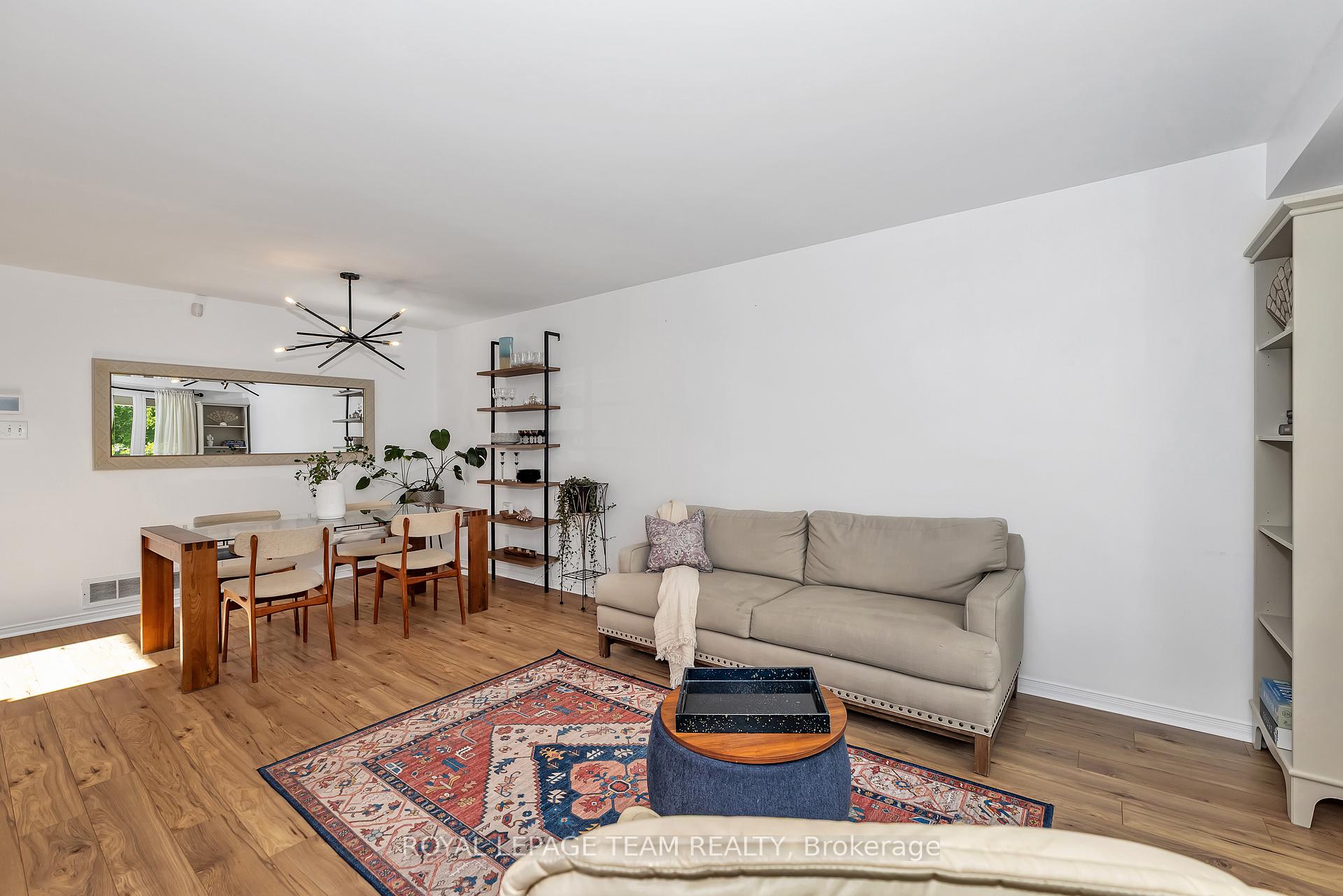 Photo 7 of 44 Chartwell Avenue, Ottawa, Craig Henry/Woodvale — HOMEH