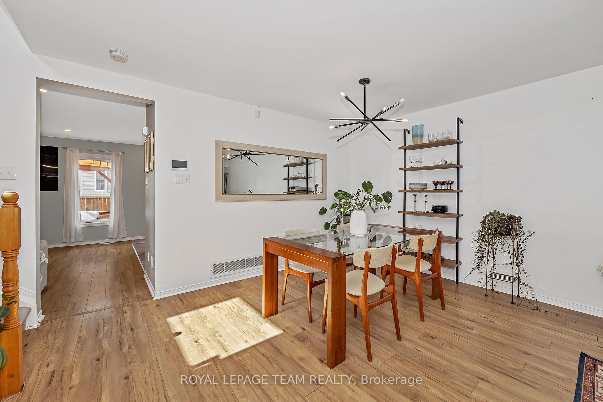 Photo 8 of 44 Chartwell Avenue, Ottawa, Craig Henry/Woodvale — HOMEH