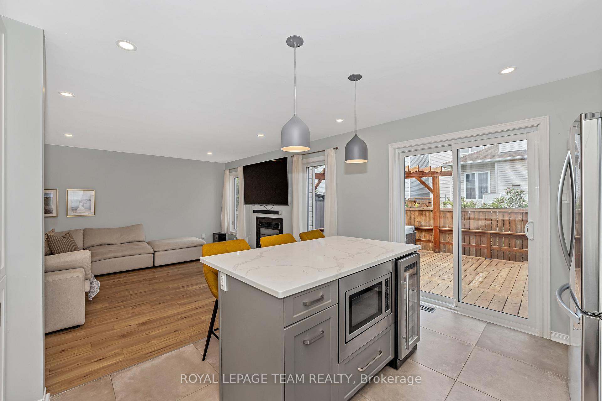 Photo 16 of 44 Chartwell Avenue, Ottawa, Craig Henry/Woodvale — HOMEH