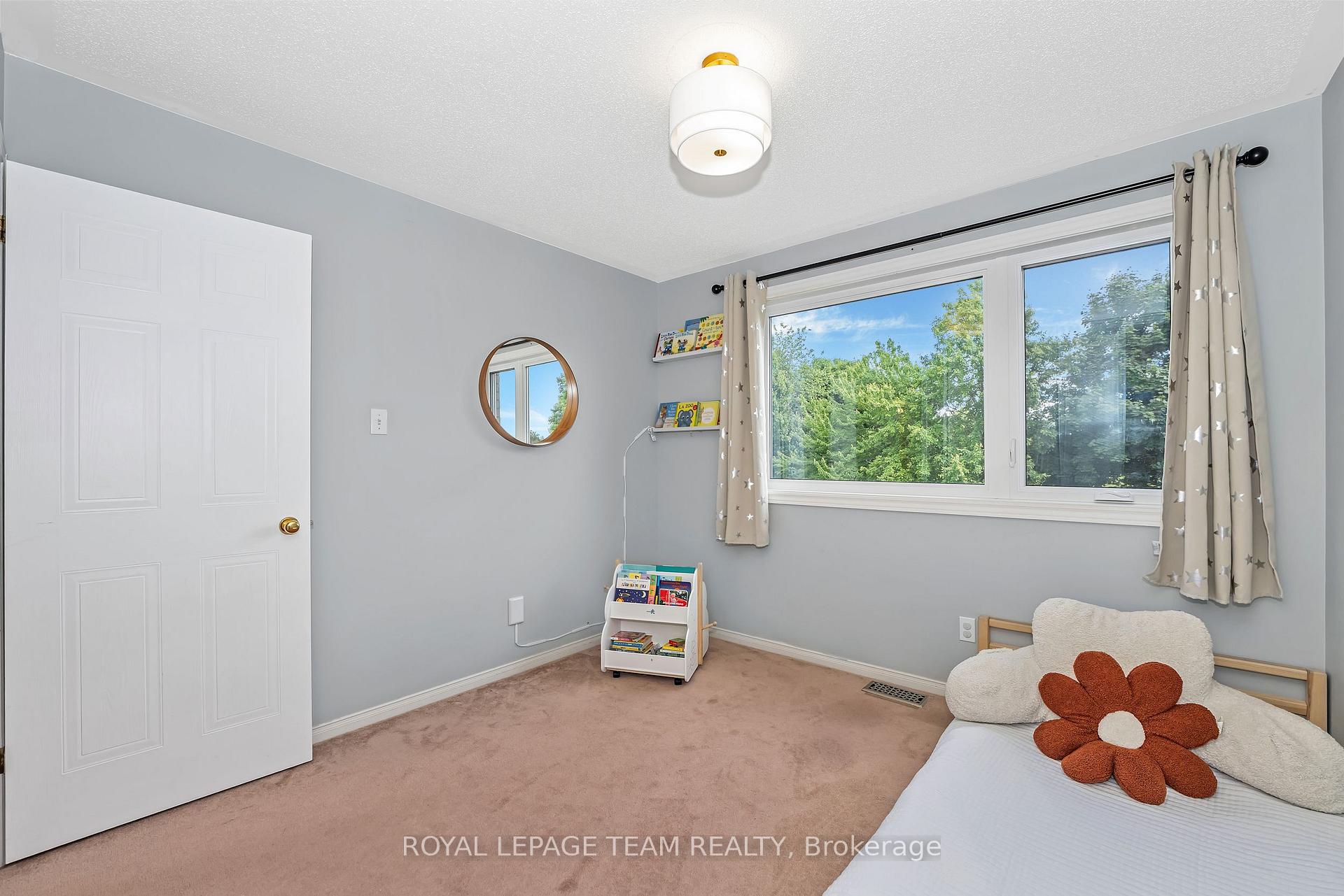 Photo 19 of 44 Chartwell Avenue, Ottawa, Craig Henry/Woodvale — HOMEH