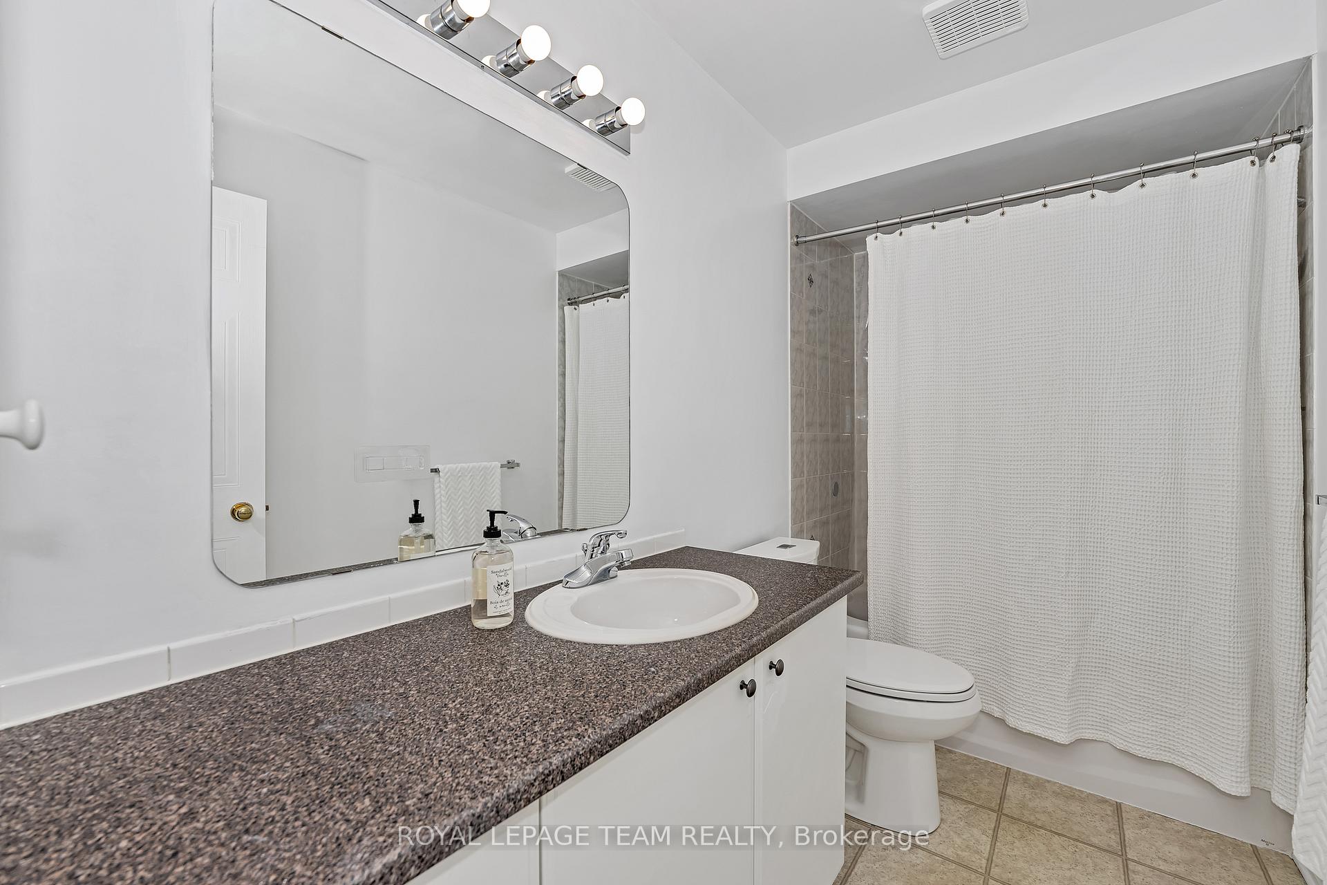 Photo 20 of 44 Chartwell Avenue, Ottawa, Craig Henry/Woodvale — HOMEH