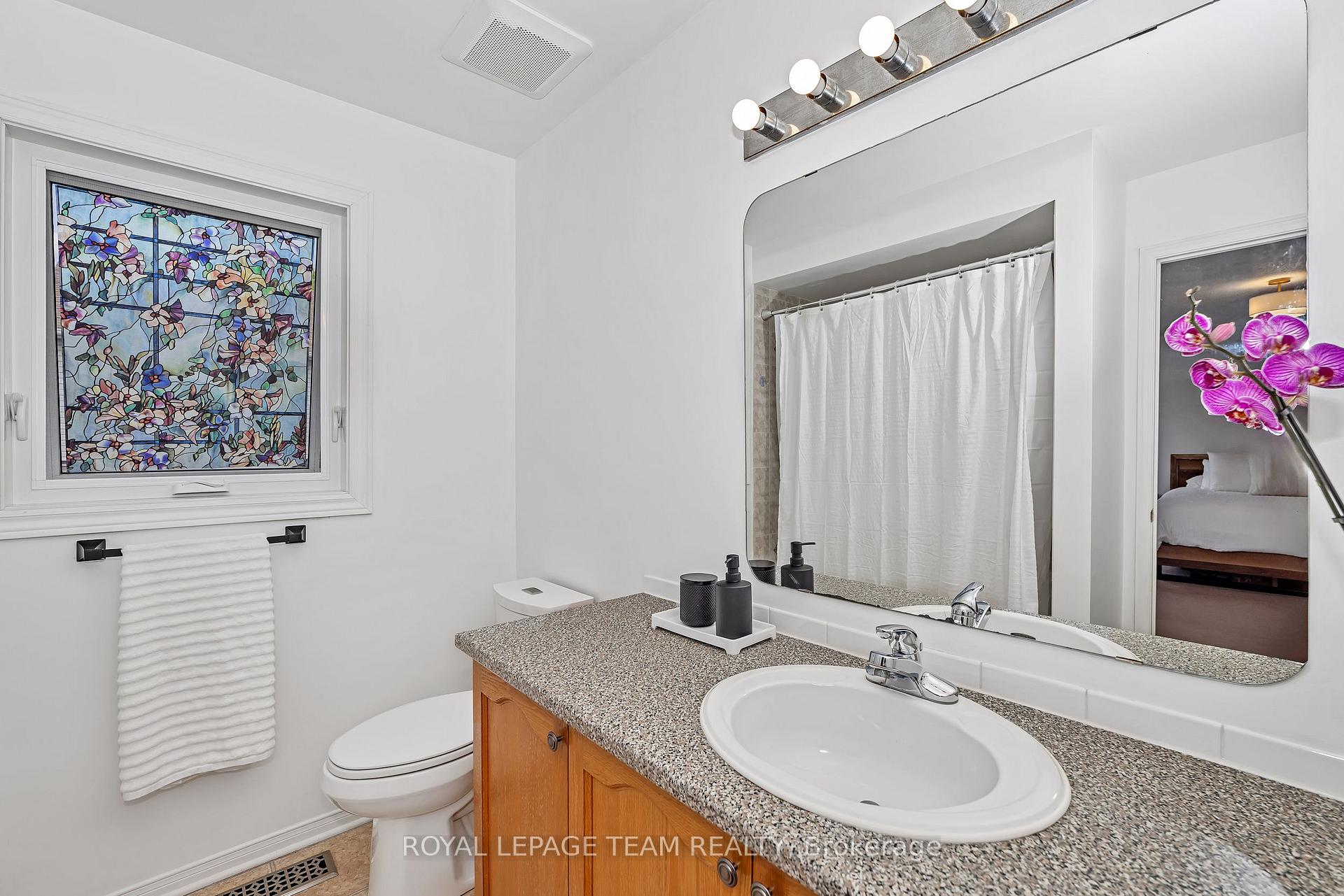 Photo 22 of 44 Chartwell Avenue, Ottawa, Craig Henry/Woodvale — HOMEH