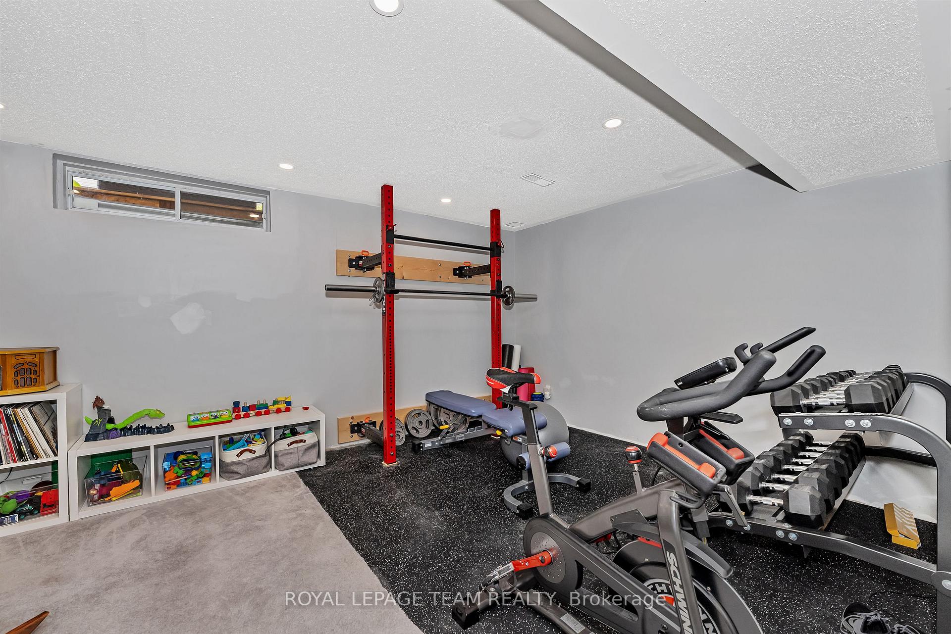 Photo 24 of 44 Chartwell Avenue, Ottawa, Craig Henry/Woodvale — HOMEH