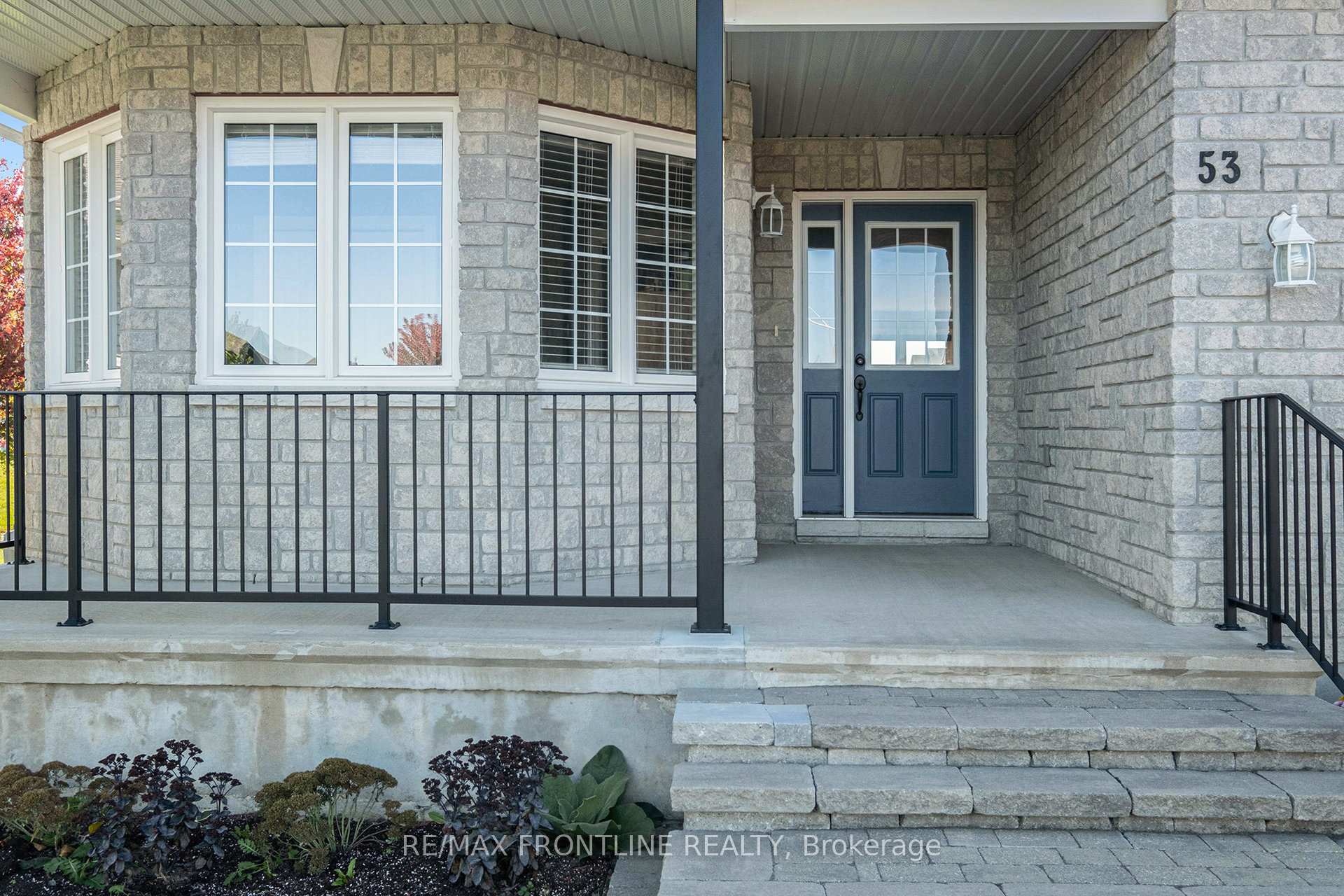 Photo 4 of 53 Lee Avenue, Smiths Falls — HOMEH