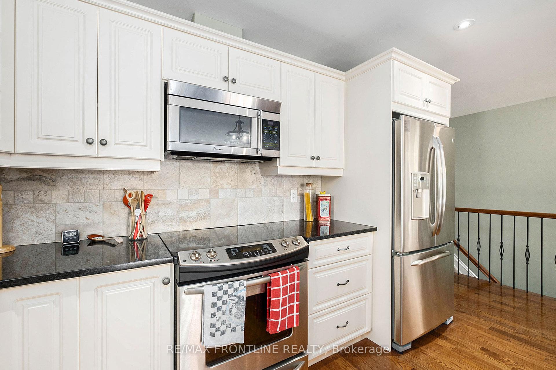 Photo 14 of 53 Lee Avenue, Smiths Falls — HOMEH