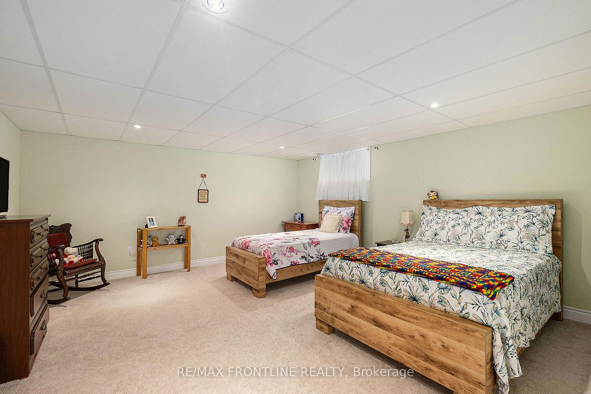 Photo 23 of 53 Lee Avenue, Smiths Falls — HOMEH
