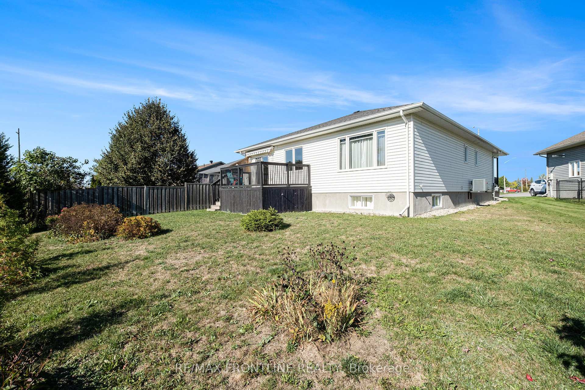 Photo 28 of 53 Lee Avenue, Smiths Falls — HOMEH