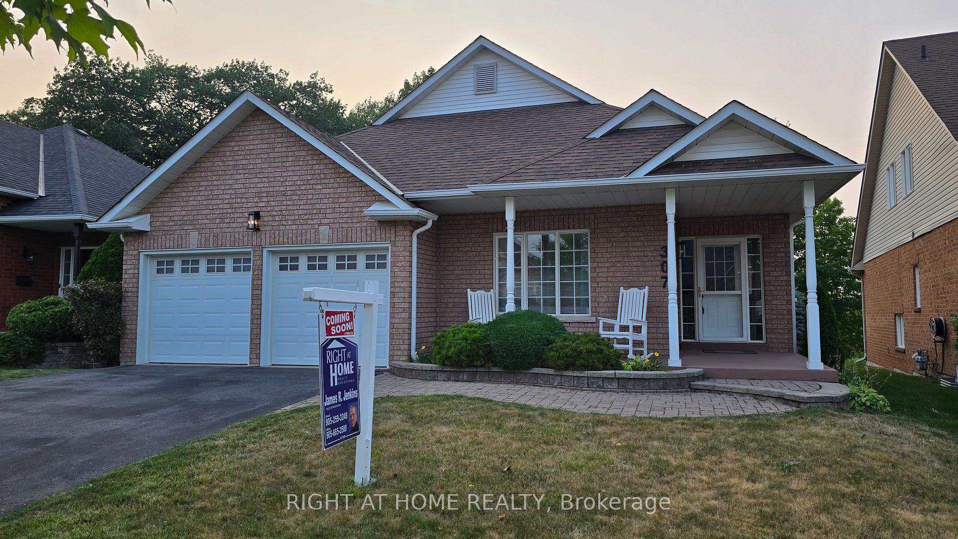 Front of 307 Waterbury Crescent