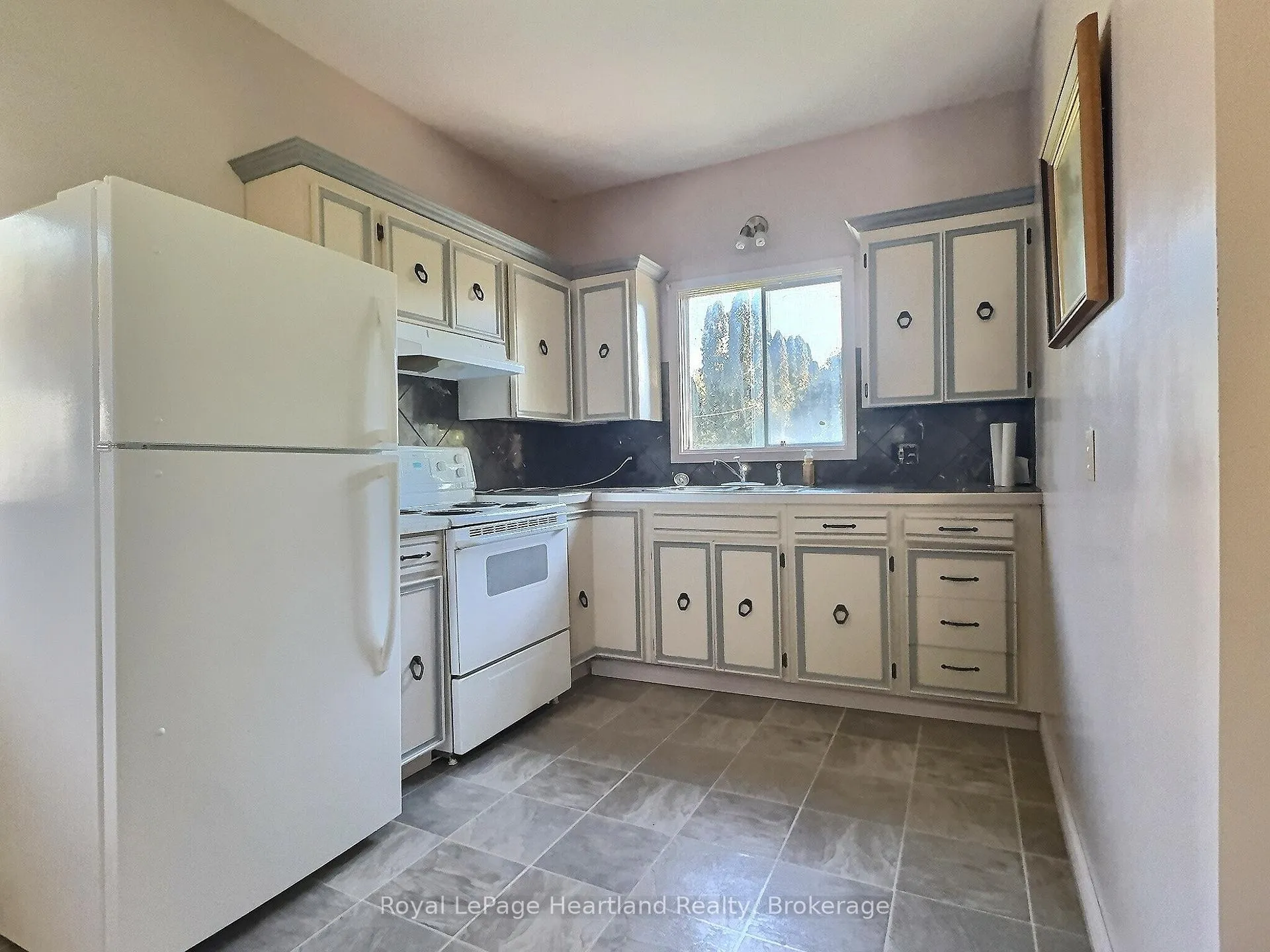 Photo 13 of 34 Main Street S, South Huron, Exeter — HOMEH