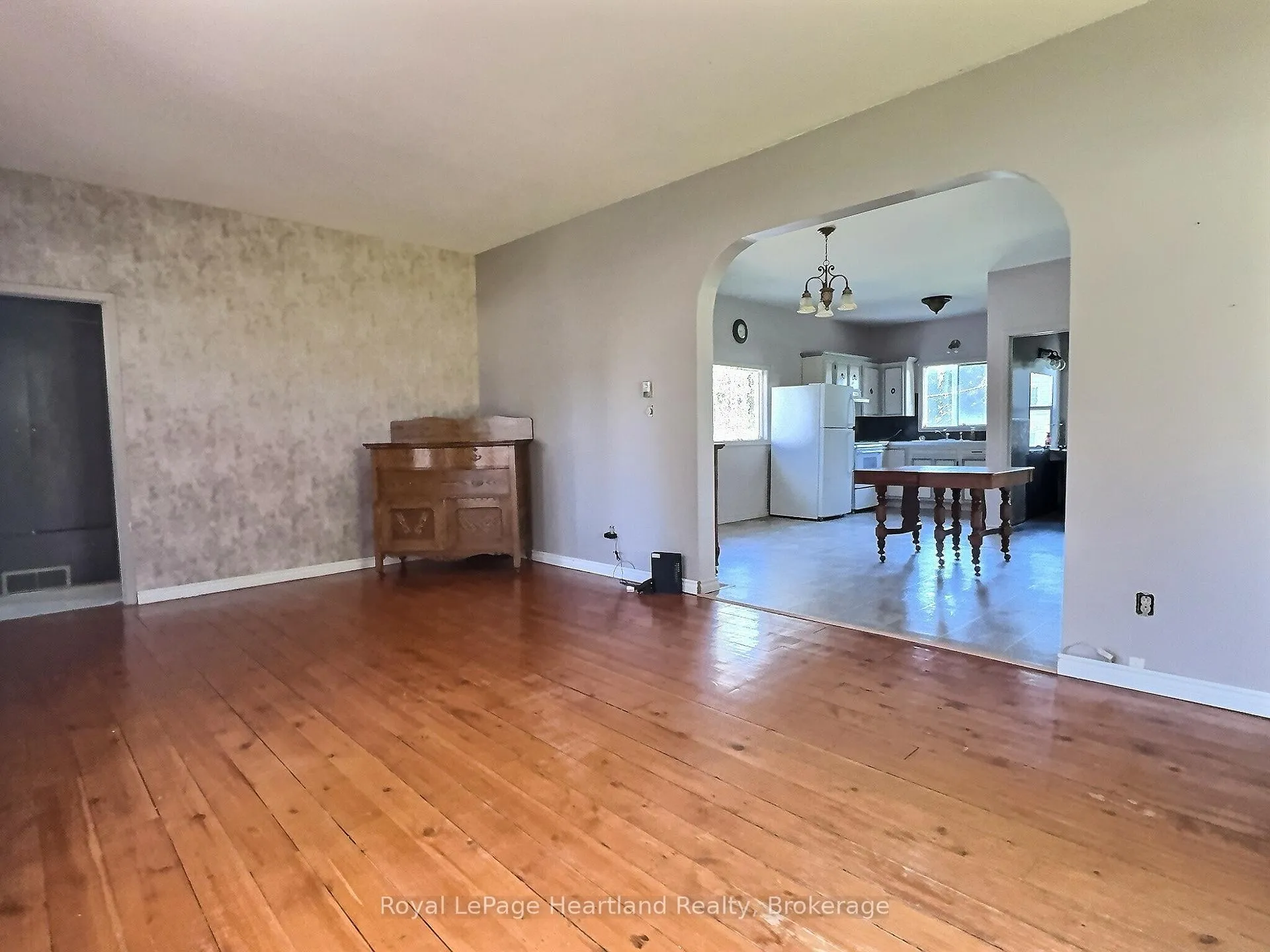 Photo 17 of 34 Main Street S, South Huron, Exeter — HOMEH