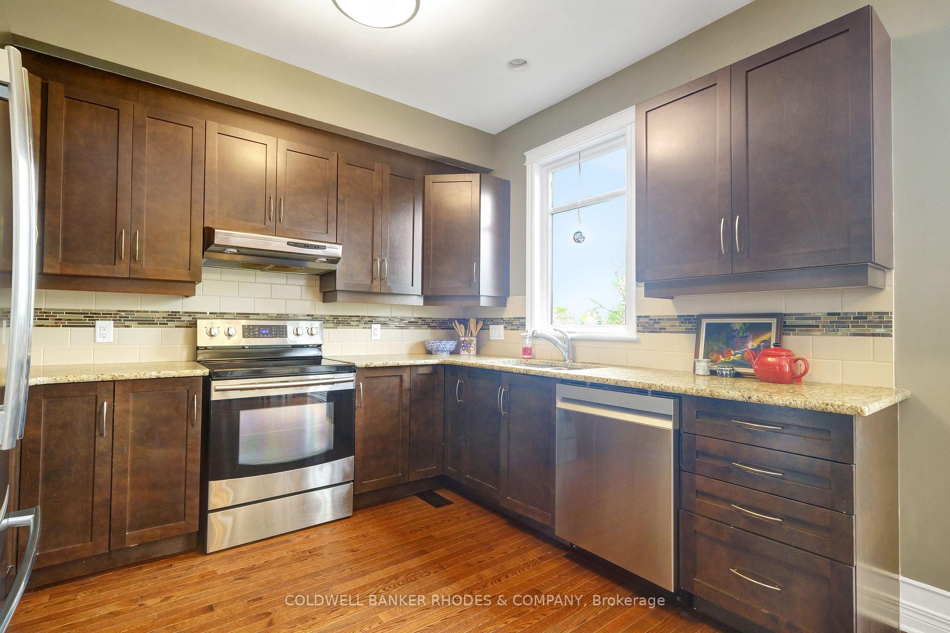 Photo 11 of 204 Accolade Private, Ottawa, Craig Henry/Woodvale — HOMEH