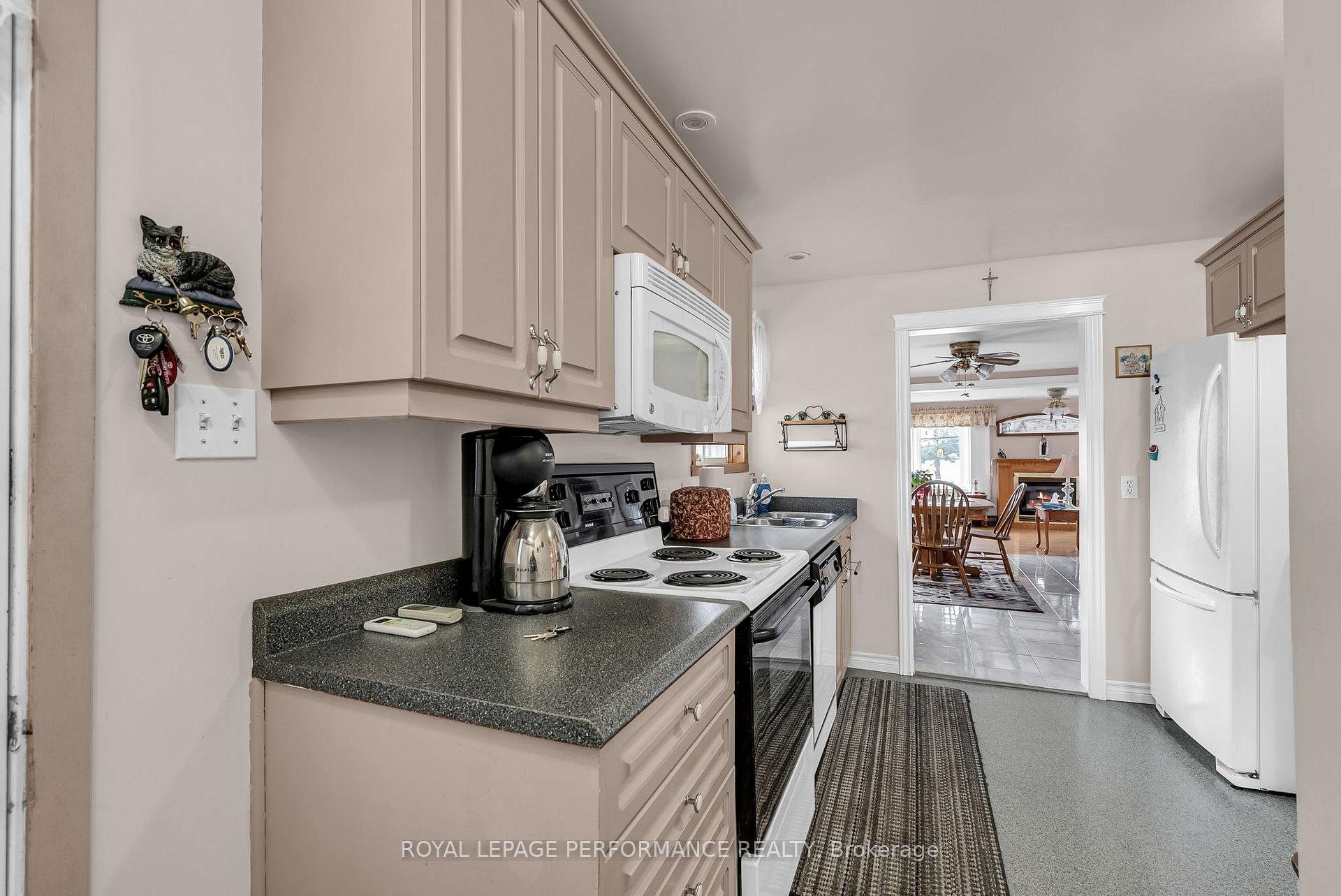 Photo 9 of 18329 County Rd 2, South Glengarry, South Glengarry (Charlottenburgh) Twp — HOMEH