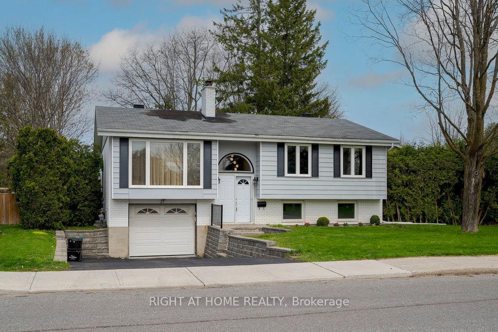 Front of 31 Ashgrove Crescent