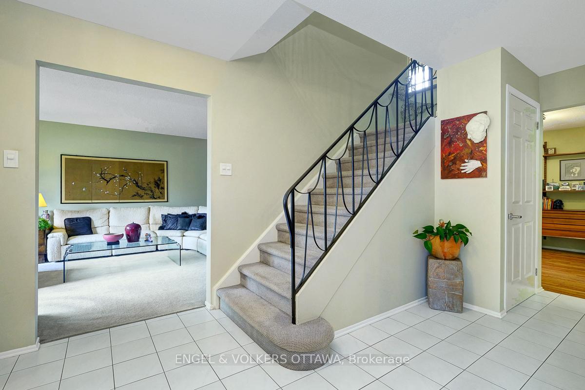 Photo 6 of 59 Charing Road, Ottawa, Craig Henry/Woodvale — HOMEH