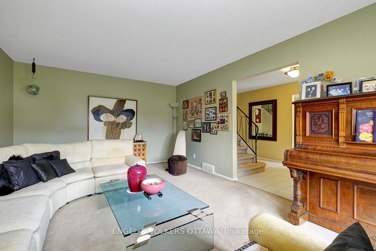 Photo 11 of 59 Charing Road, Ottawa, Craig Henry/Woodvale — HOMEH