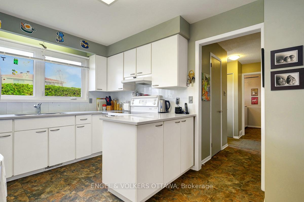 Photo 16 of 59 Charing Road, Ottawa, Craig Henry/Woodvale — HOMEH