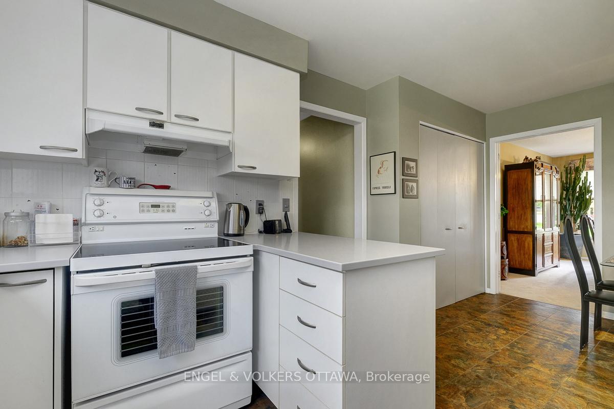 Photo 18 of 59 Charing Road, Ottawa, Craig Henry/Woodvale — HOMEH