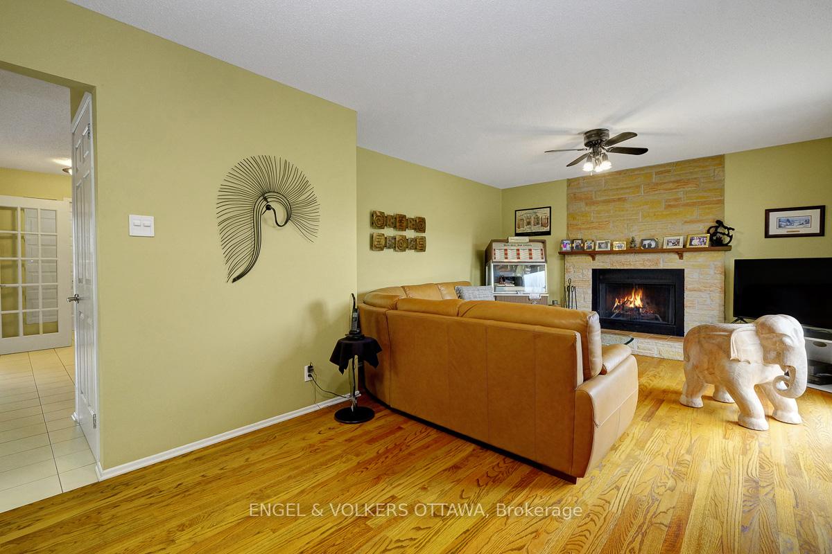 Photo 19 of 59 Charing Road, Ottawa, Craig Henry/Woodvale — HOMEH