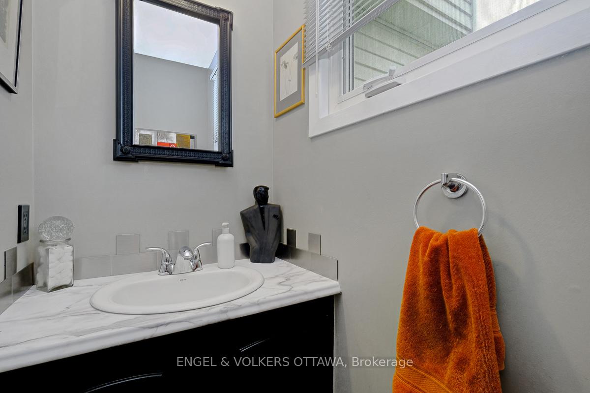 Photo 24 of 59 Charing Road, Ottawa, Craig Henry/Woodvale — HOMEH