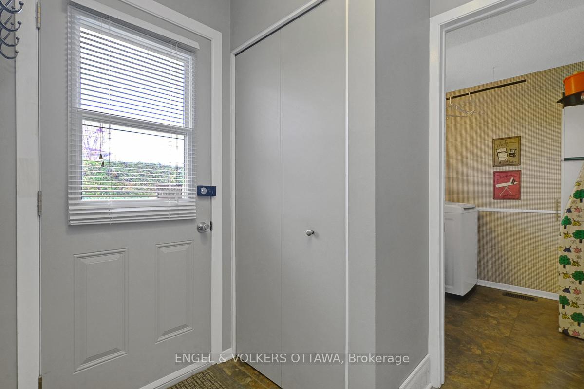 Photo 25 of 59 Charing Road, Ottawa, Craig Henry/Woodvale — HOMEH