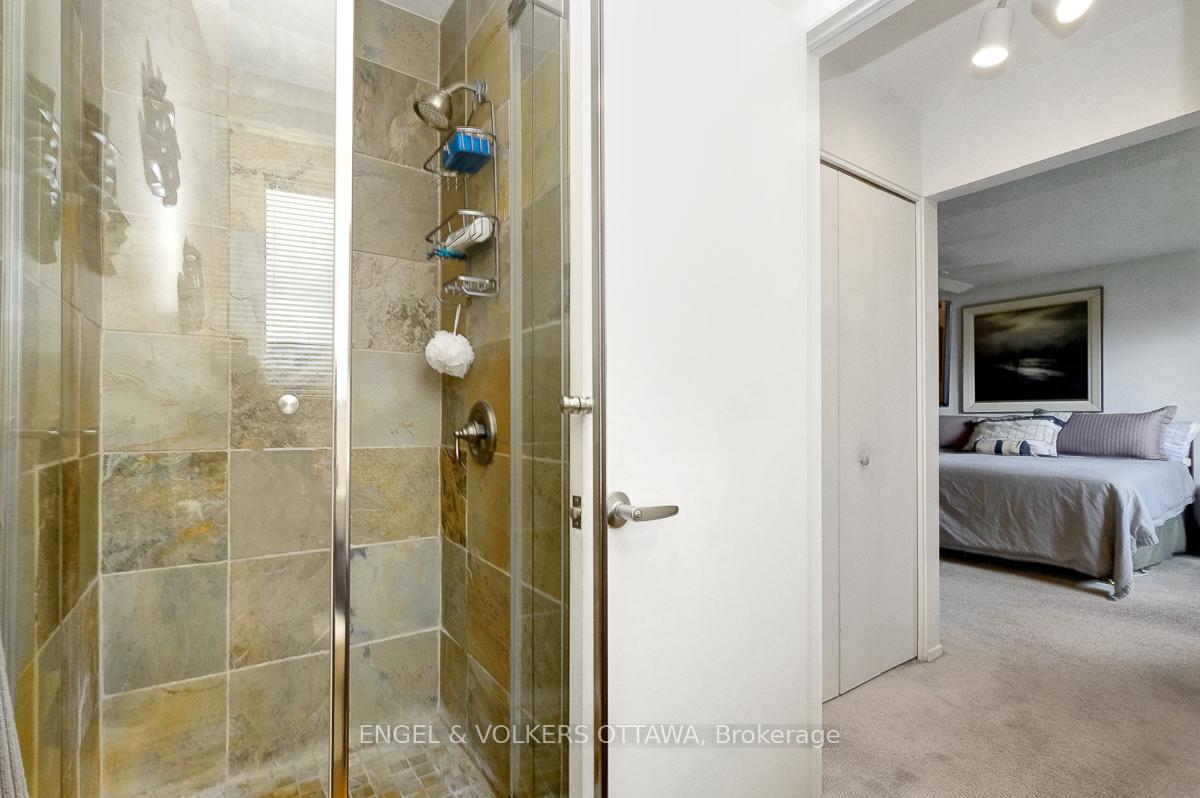 Photo 32 of 59 Charing Road, Ottawa, Craig Henry/Woodvale — HOMEH