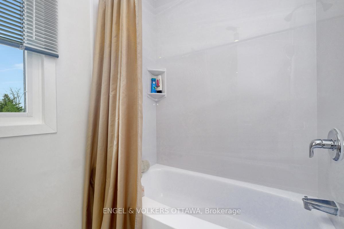 Photo 37 of 59 Charing Road, Ottawa, Craig Henry/Woodvale — HOMEH