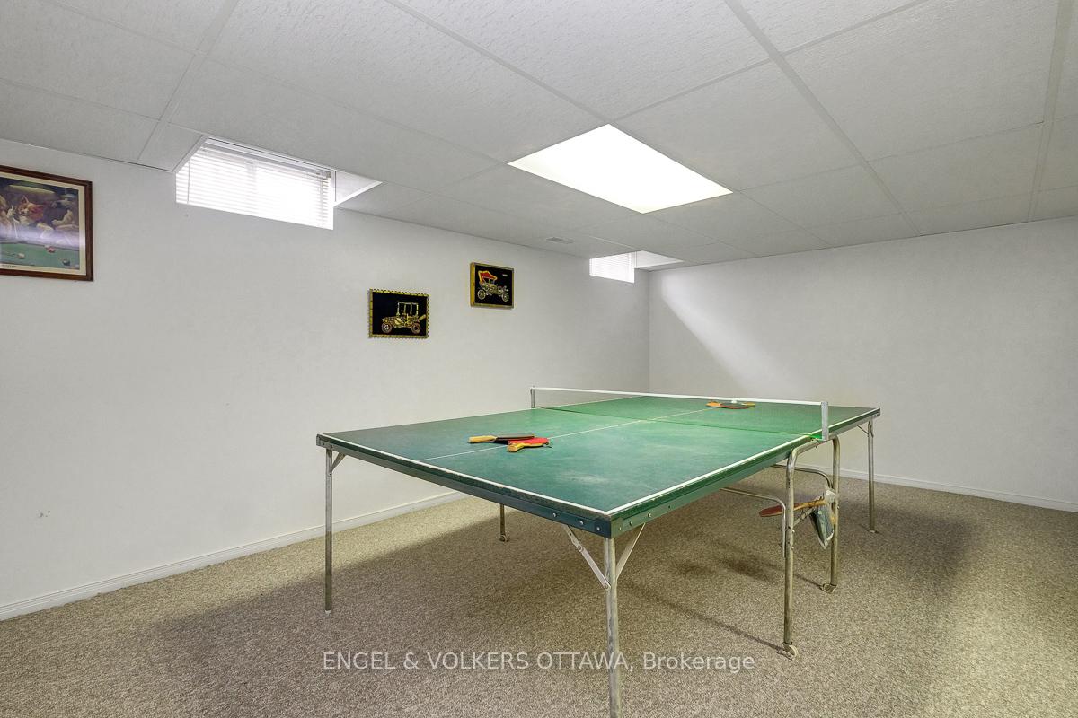 Photo 39 of 59 Charing Road, Ottawa, Craig Henry/Woodvale — HOMEH