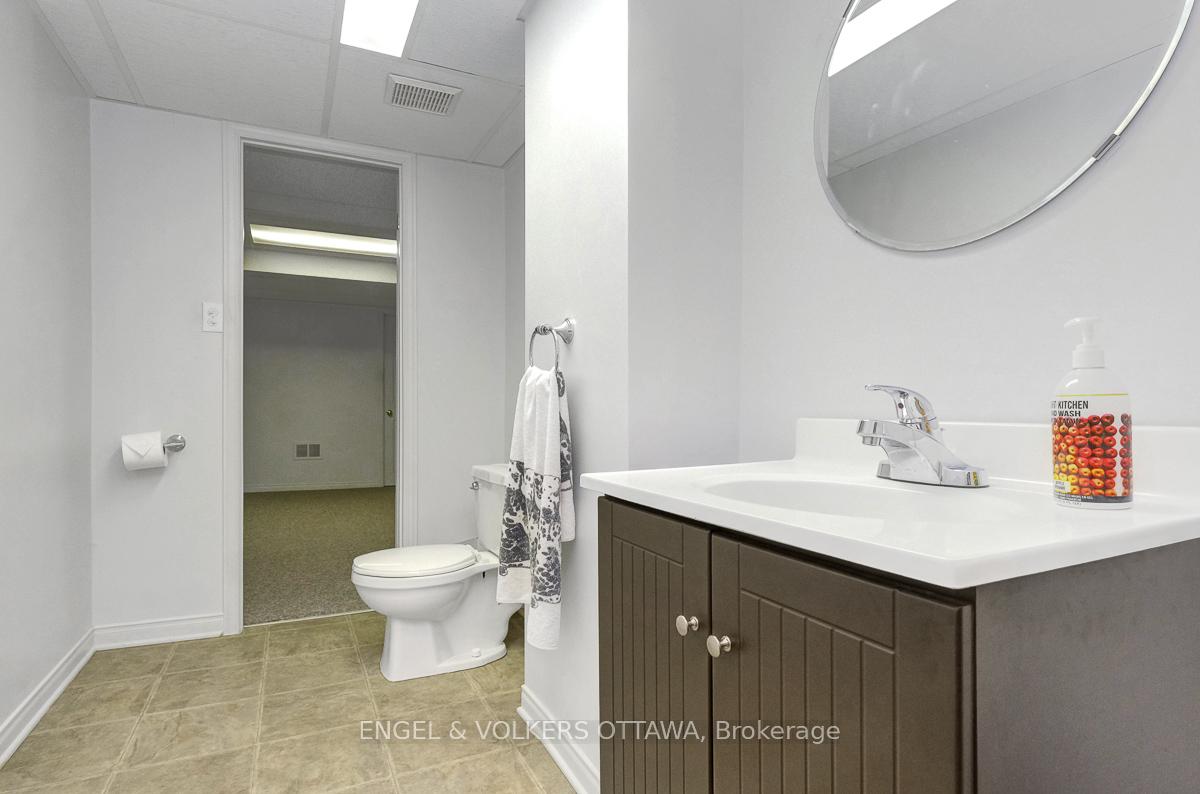 Photo 40 of 59 Charing Road, Ottawa, Craig Henry/Woodvale — HOMEH
