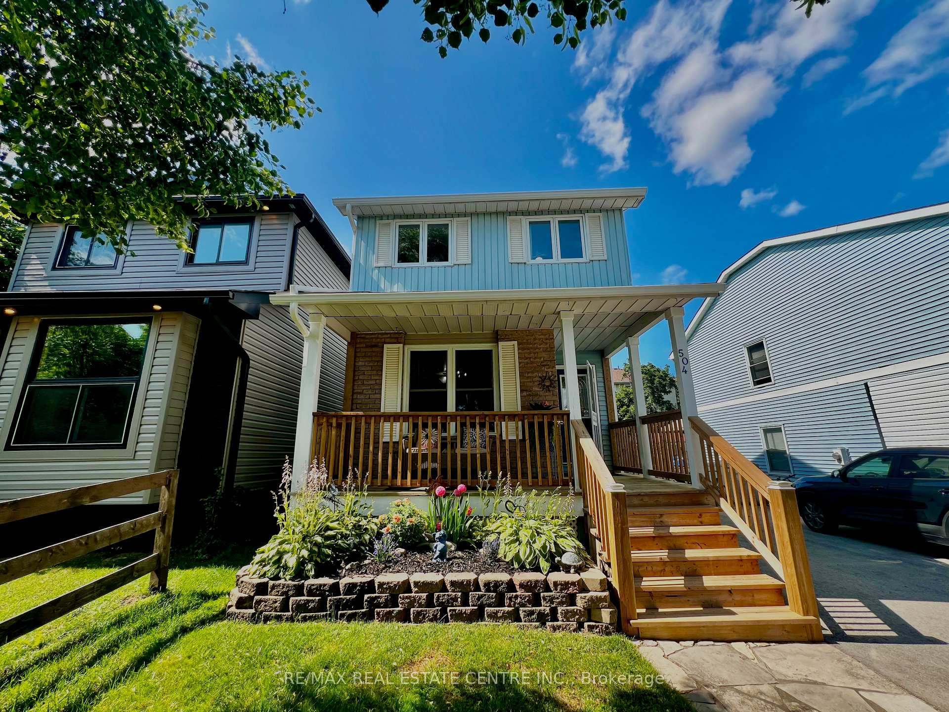 Photo 2 of 504 Pineview Gardens, Shelburne — HOMEH