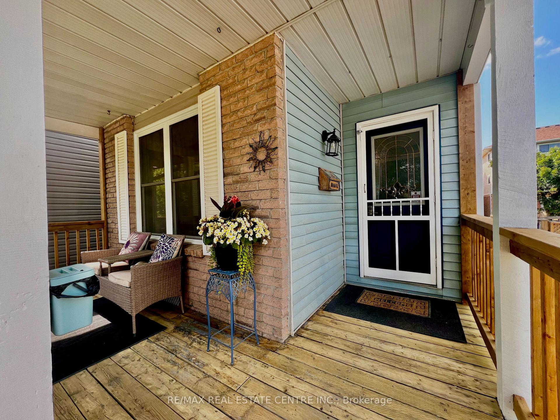 Photo 4 of 504 Pineview Gardens, Shelburne — HOMEH