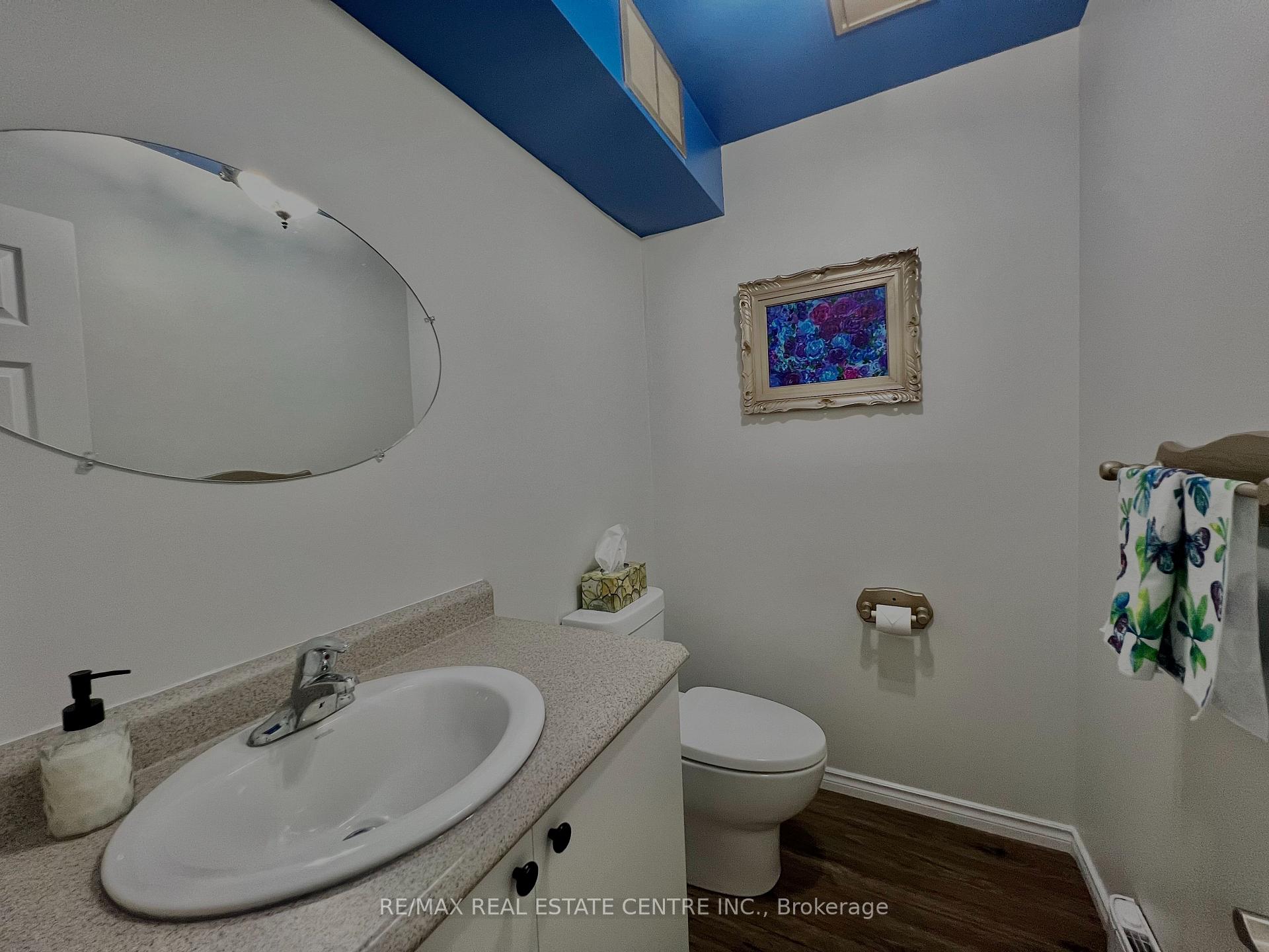 Photo 10 of 504 Pineview Gardens, Shelburne — HOMEH