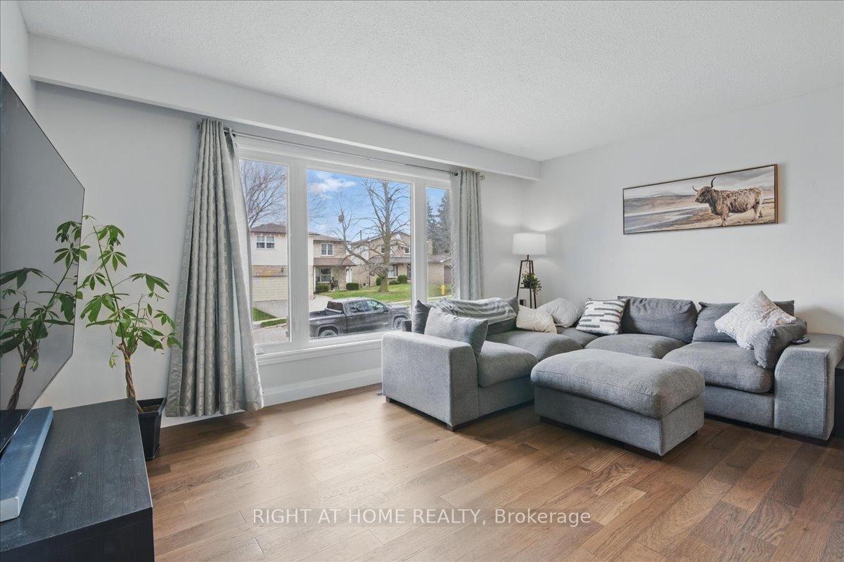 Photo 7 of 65 Heath Crescent, Scugog, Port Perry — HOMEH