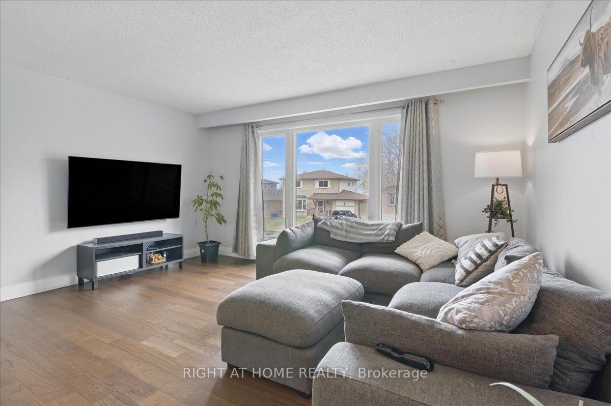 Photo 10 of 65 Heath Crescent, Scugog, Port Perry — HOMEH