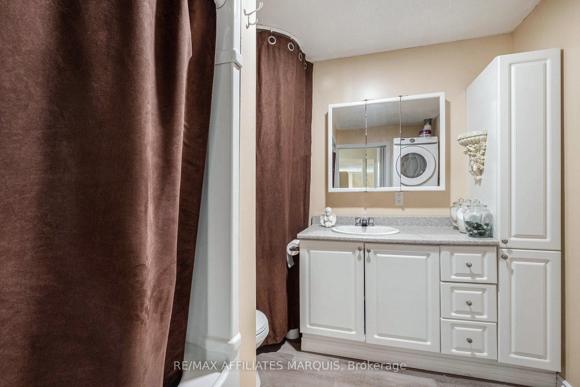 Photo 12 of 28 5th Street, Smiths Falls — HOMEH