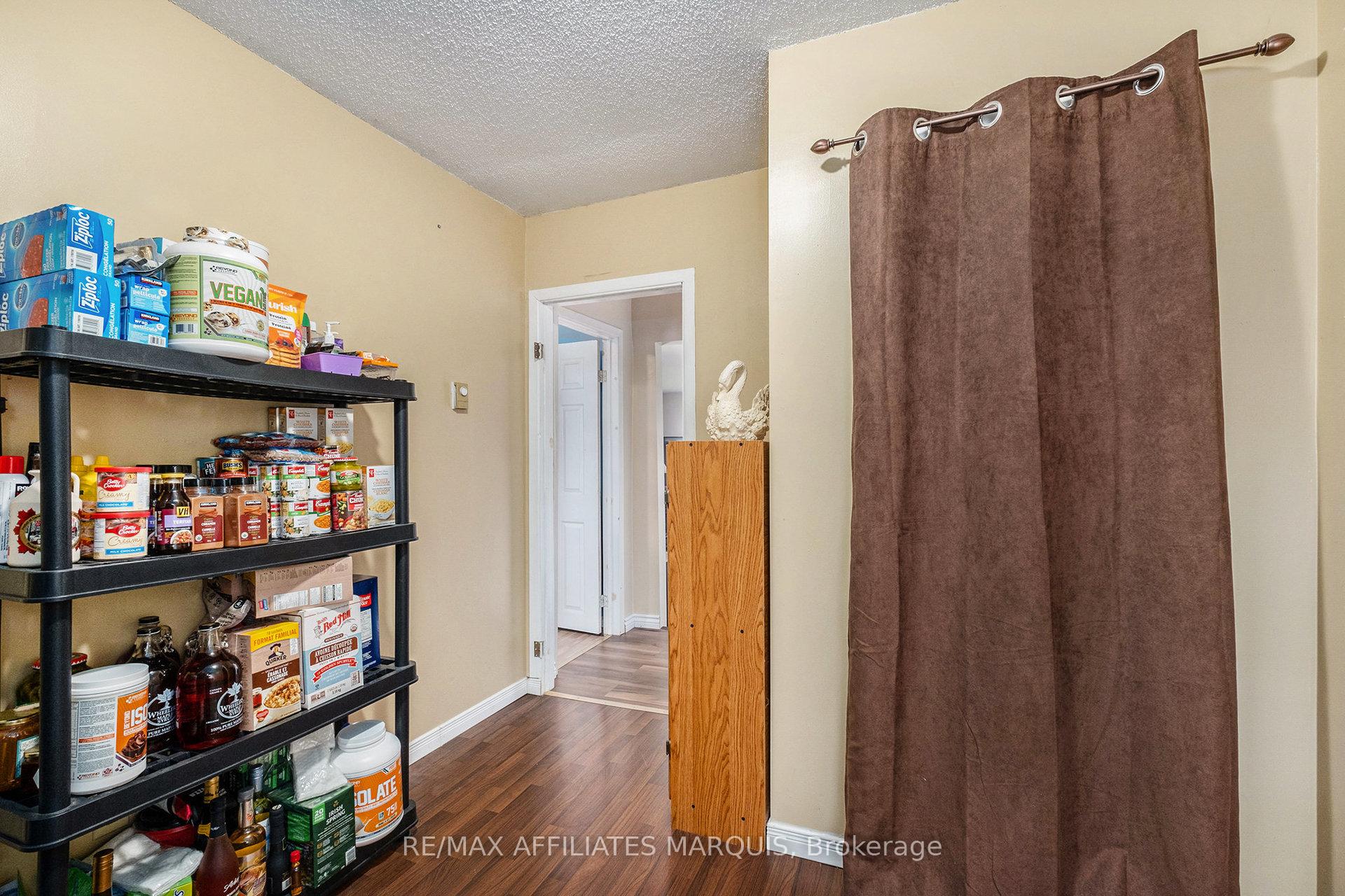 Photo 14 of 28 5th Street, Smiths Falls — HOMEH