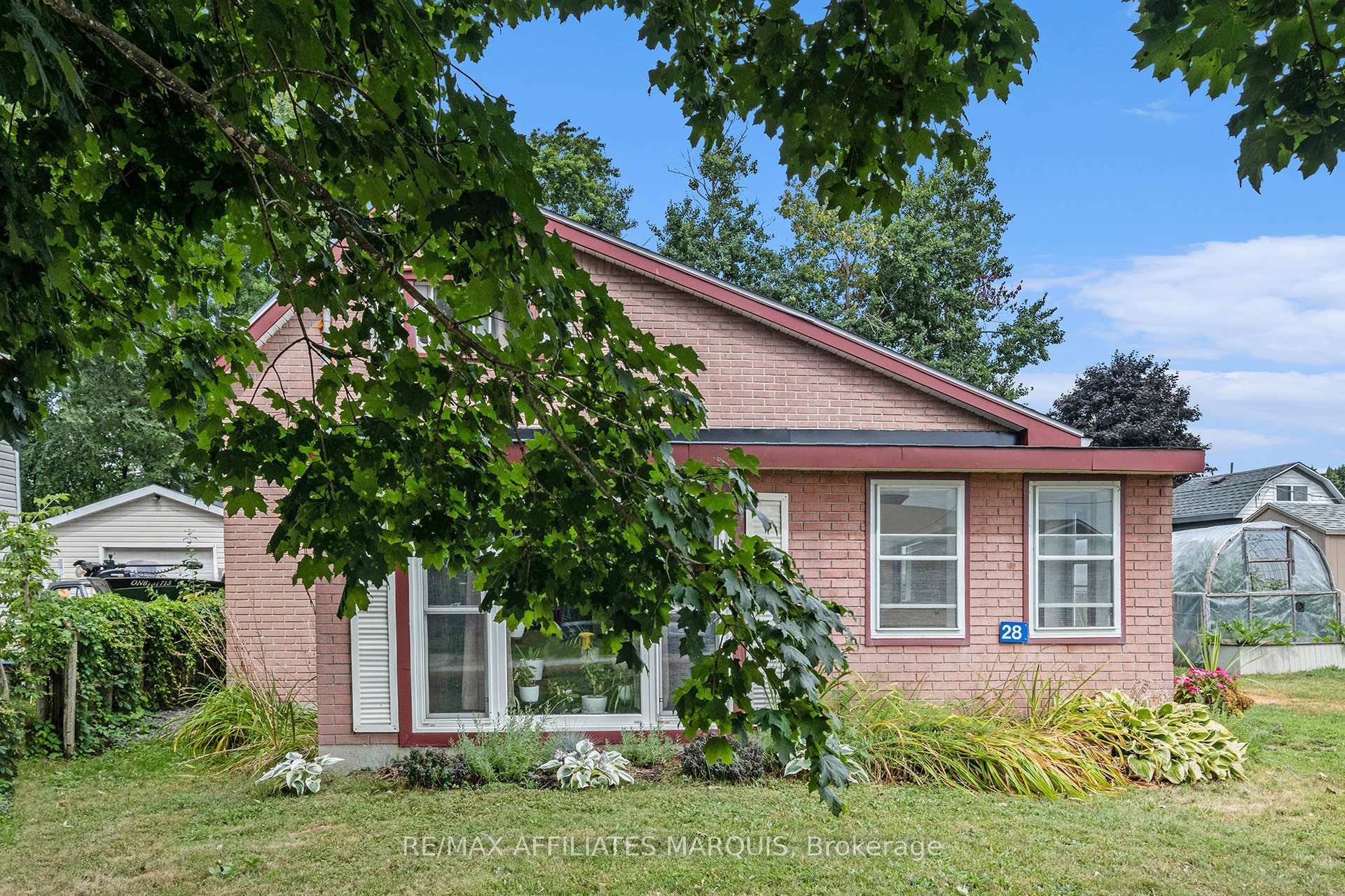 Photo 17 of 28 5th Street, Smiths Falls — HOMEH