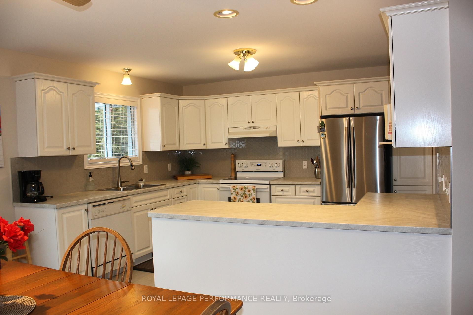 Photo 8 of 6818 Riverview Drive, South Glengarry, South Glengarry (Charlottenburgh) Twp — HOMEH