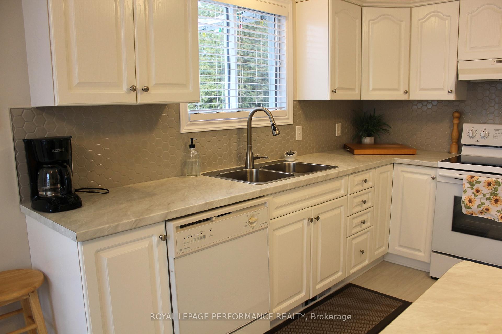 Photo 10 of 6818 Riverview Drive, South Glengarry, South Glengarry (Charlottenburgh) Twp — HOMEH