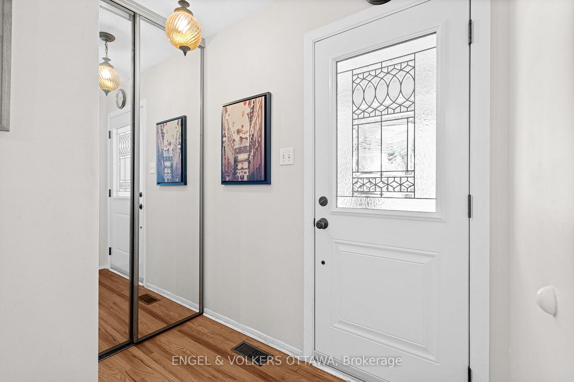 Photo 5 of 96 Craig Henry Drive, Ottawa, Craig Henry/Woodvale — HOMEH